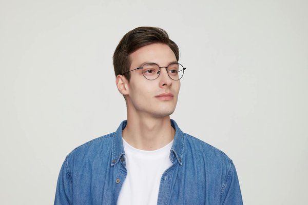 Quelles textures de vêtements sont les plus adaptées pour un entretien d'embauche en saison chaude?